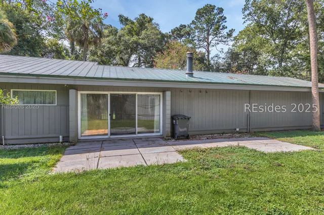 $774,500 | 9 Palmetto Beach Drive, Bluffton, SC 29910