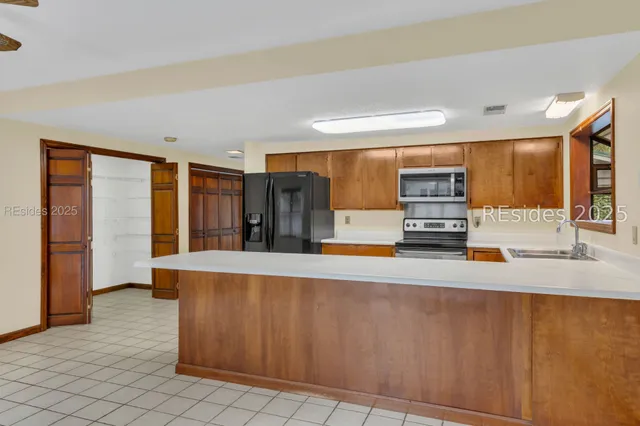 $774,500 | 9 Palmetto Beach Drive, Bluffton, SC 29910