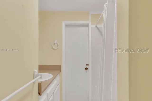 $774,500 | 9 Palmetto Beach Drive, Bluffton, SC 29910