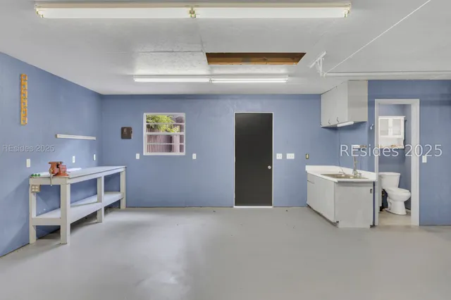 $774,500 | 9 Palmetto Beach Drive, Bluffton, SC 29910