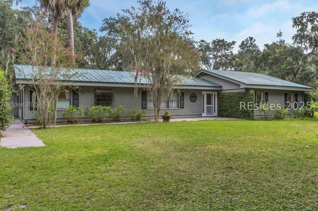 $774,500 | 9 Palmetto Beach Drive, Bluffton, SC 29910