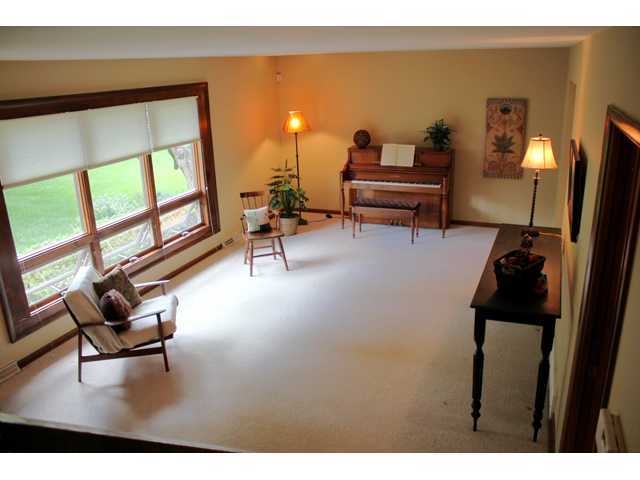 1958 Fishinger Road Upper Arlington, OH 43221 - Photo 2 of 16
