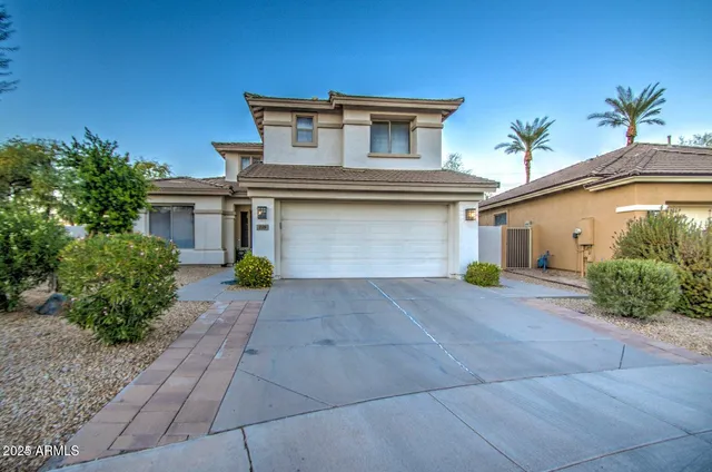 $679,600 | 218 East Sunburst Lane, Tempe, AZ 85284
