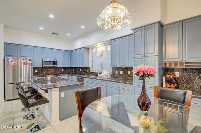 $679,500 | 218 East Sunburst Lane, Tempe, AZ 85284