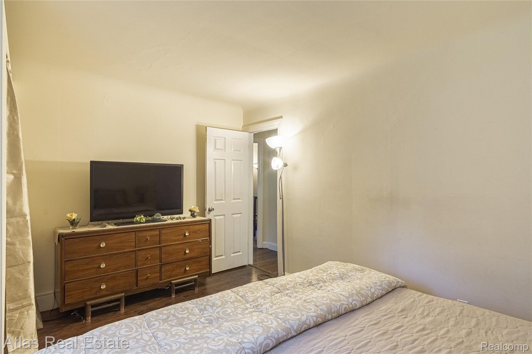 4333 Howe Road Grand Blanc, MI 48439 - Photo 35 of 42 Interiors (23 of 31).jpg