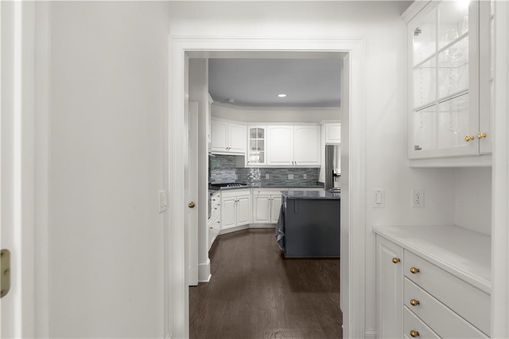 27 Wing Mill Road Sandy Springs, GA 30350 - Photo 10 of 68 Gallery Image 10