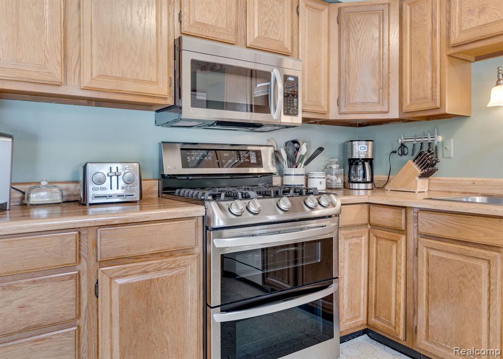 4081 Calkins Road Dryden, MI 48428 - Photo 11 of 44