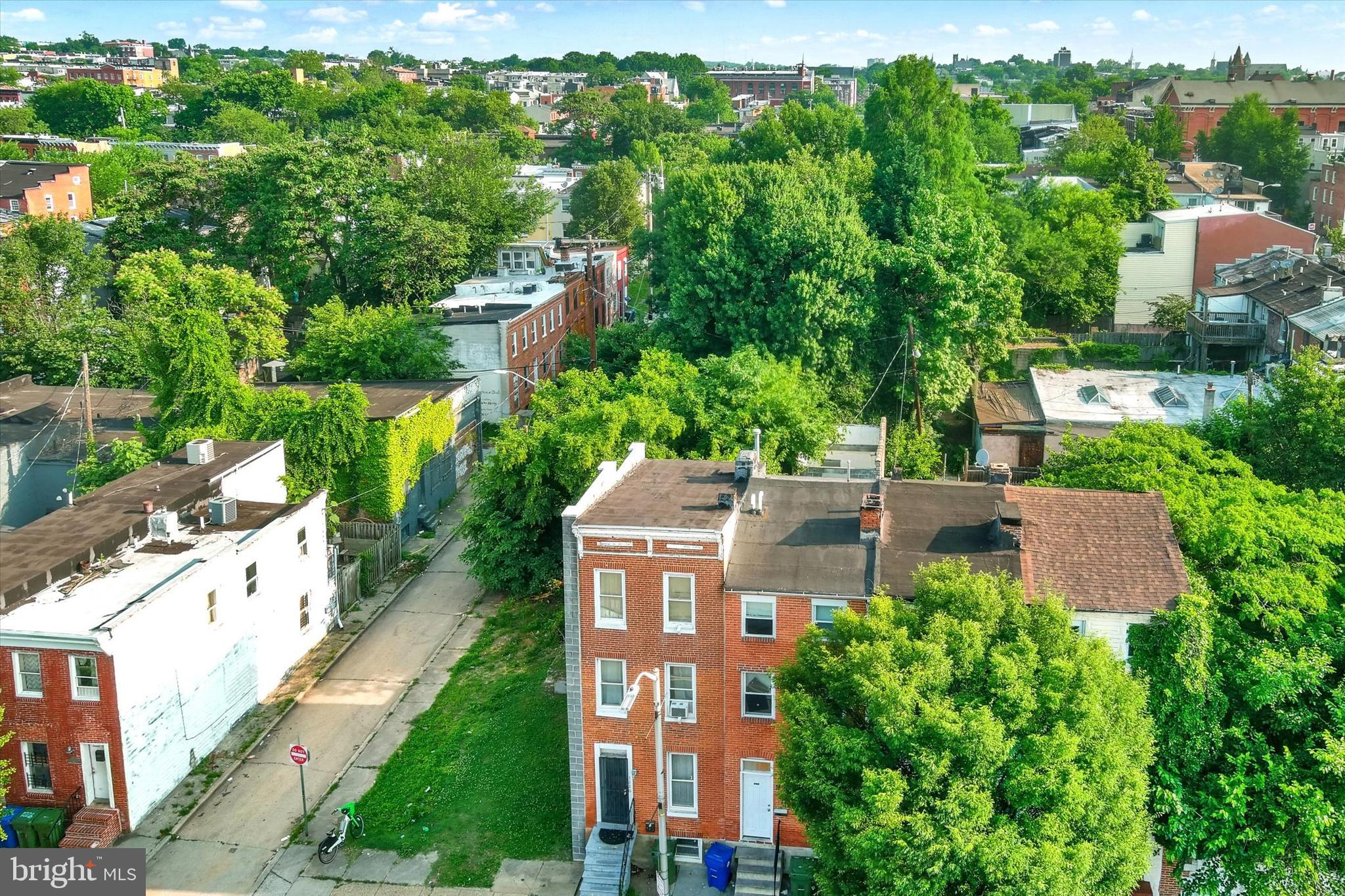 1220 West Pratt Street Baltimore, MD 21223 - Photo 13 of 14 an aerial view of a house