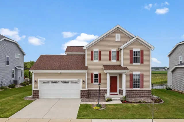 $575,000 | 939 Lavender Way, DeForest, WI 53532