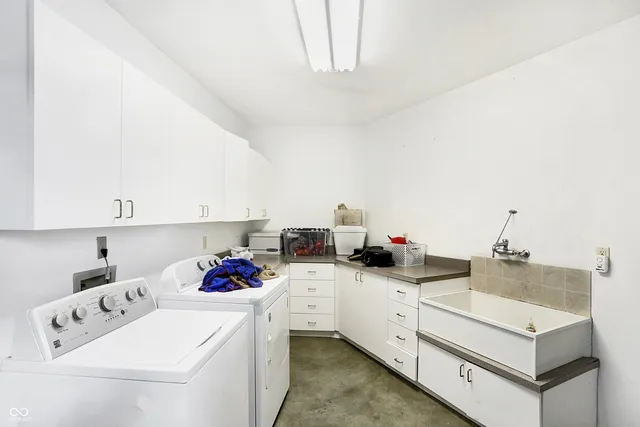 $800,000 | 7165 Highway 252, Edinburgh, IN 46124