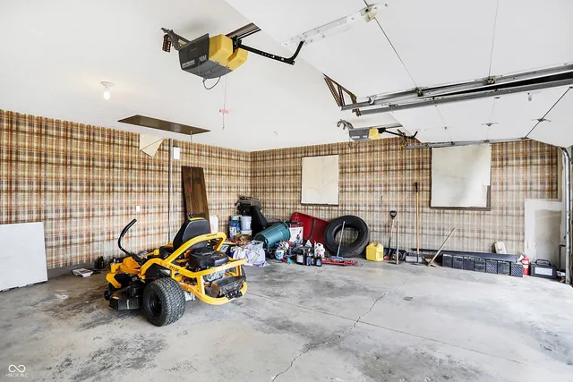 $800,000 | 7165 Highway 252, Edinburgh, IN 46124