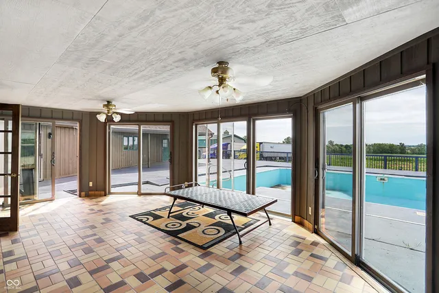 $800,000 | 7165 Highway 252, Edinburgh, IN 46124