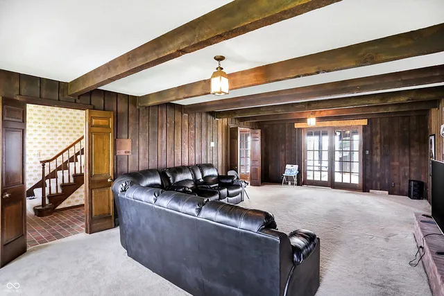 $800,000 | 7165 Highway 252, Edinburgh, IN 46124