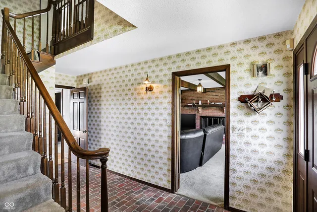 $800,000 | 7165 Highway 252, Edinburgh, IN 46124