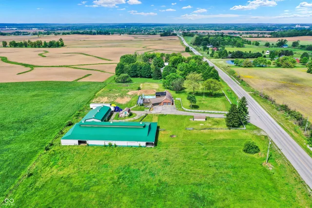 $800,000 | 7165 Highway 252, Edinburgh, IN 46124