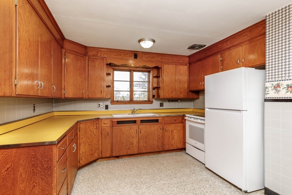 46 Ward Street Athol, MA 01331 - Photo 2 of 21