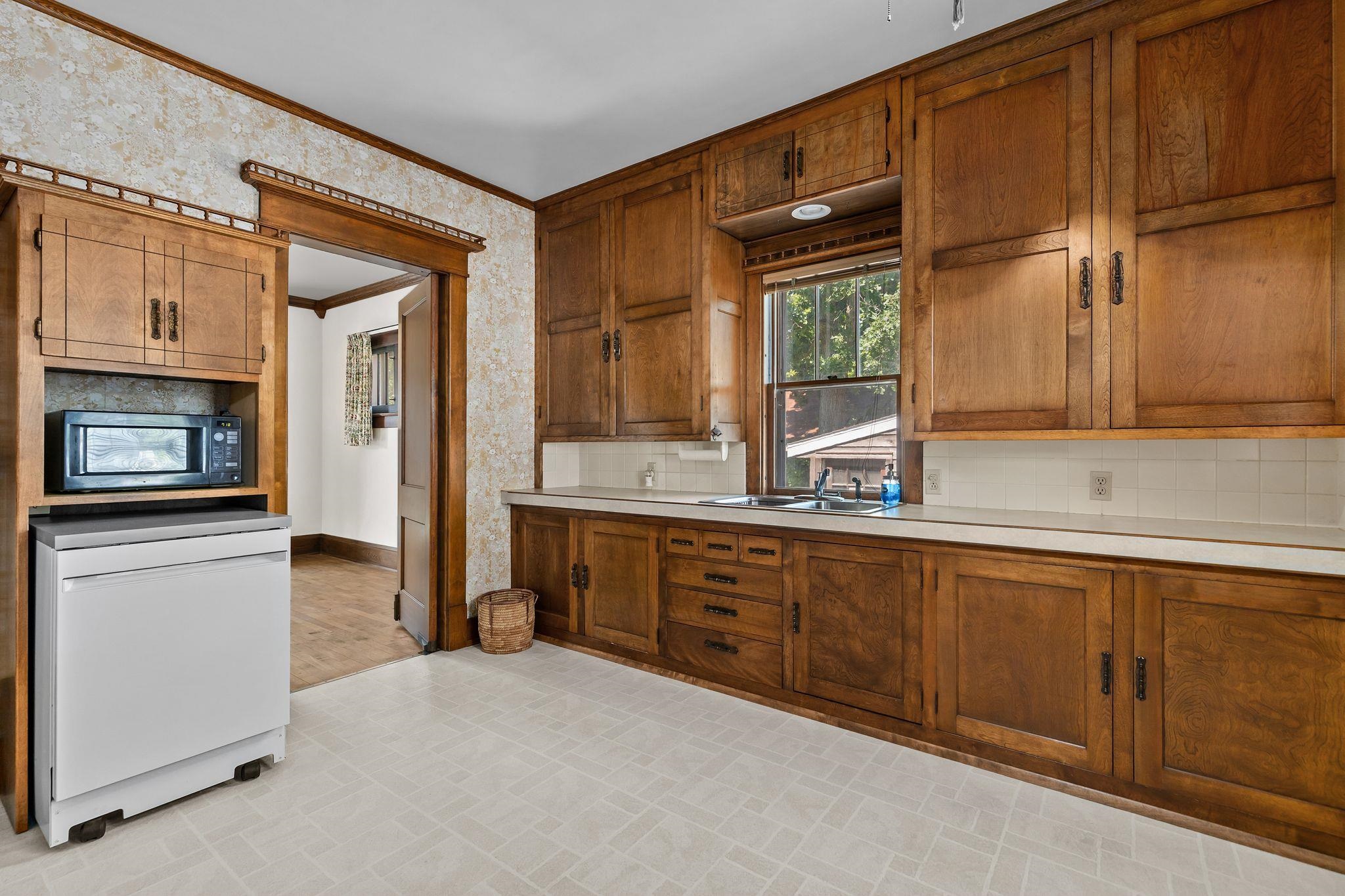 1113 North State Street Appleton, WI 54911 - Photo 21 of 47