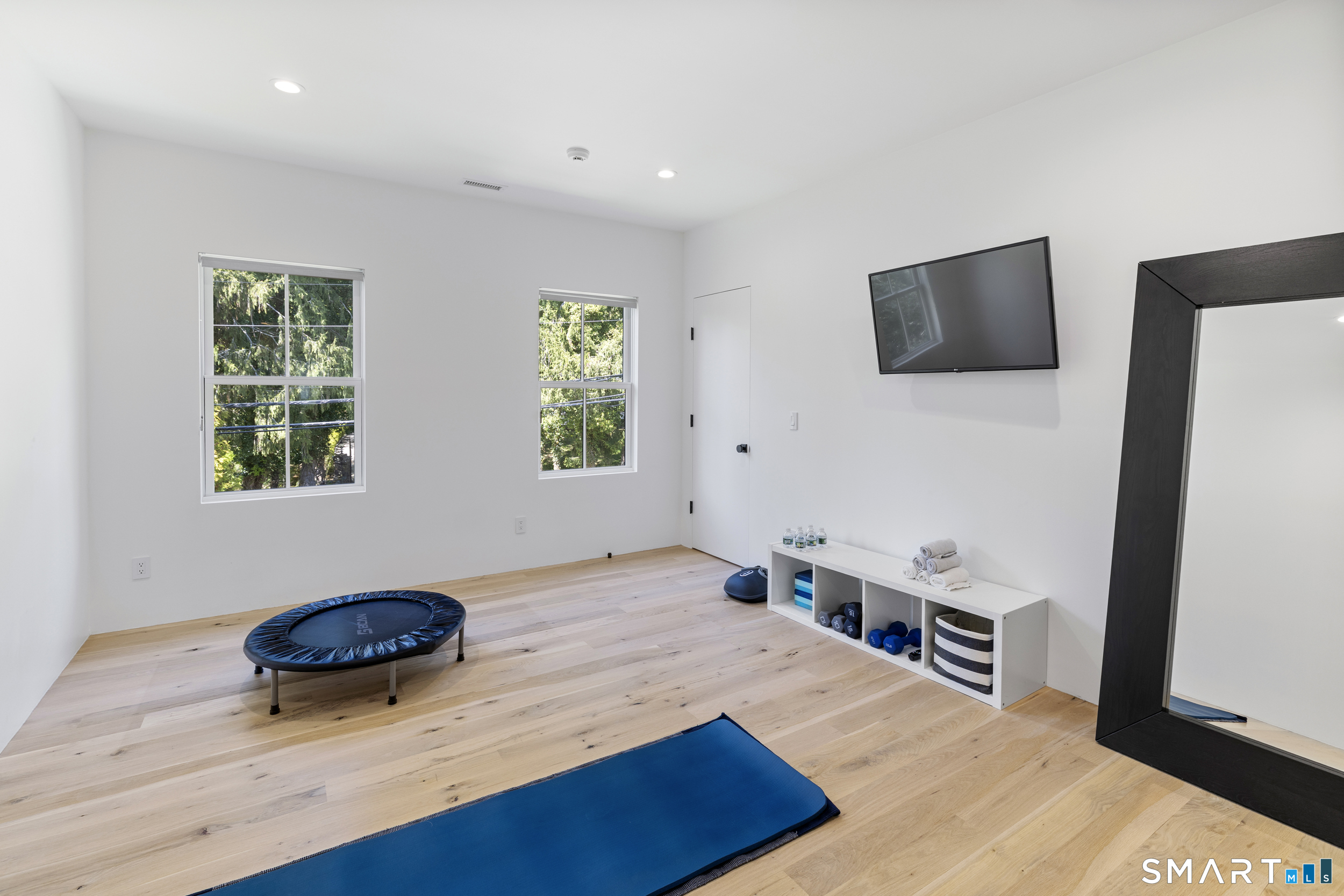 13 Sunswyck Road Darien, CT 06820 - Photo 29 of 40