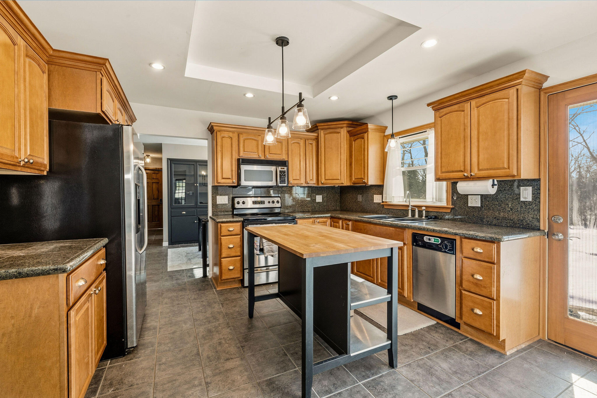 15613 West Riviera Drive New Berlin, WI 53151 - Photo 6 of 20 Kitchen