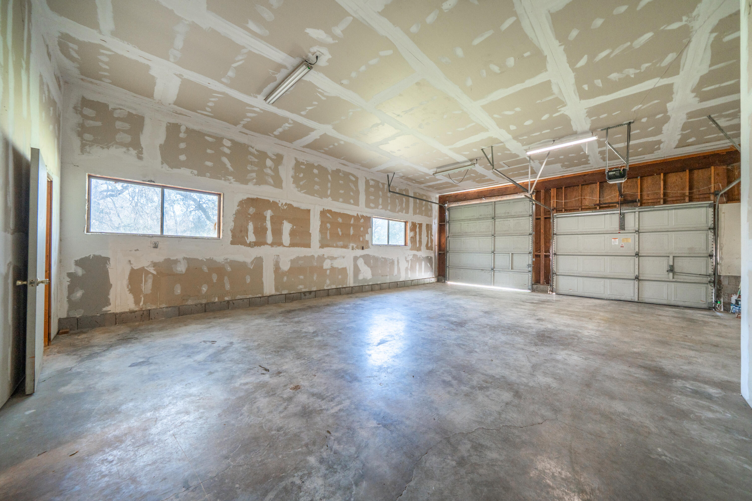 2580 Keswick Dam Road Redding, CA 96003 - Photo 32 of 60 a view of an empty room with a window