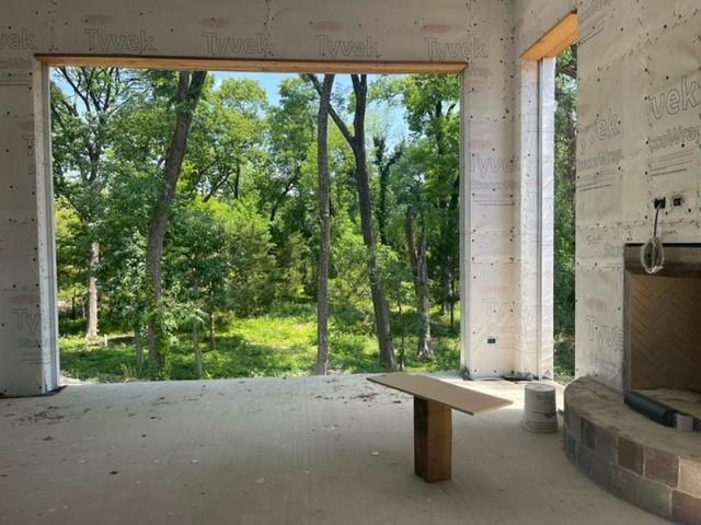 a view of a patio with backyard