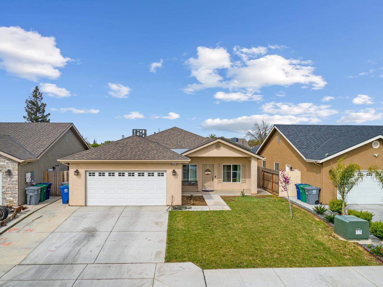 641 North Valencia Street Reedley, CA 93654 - Photo 1 of 31 Gallery Image 1