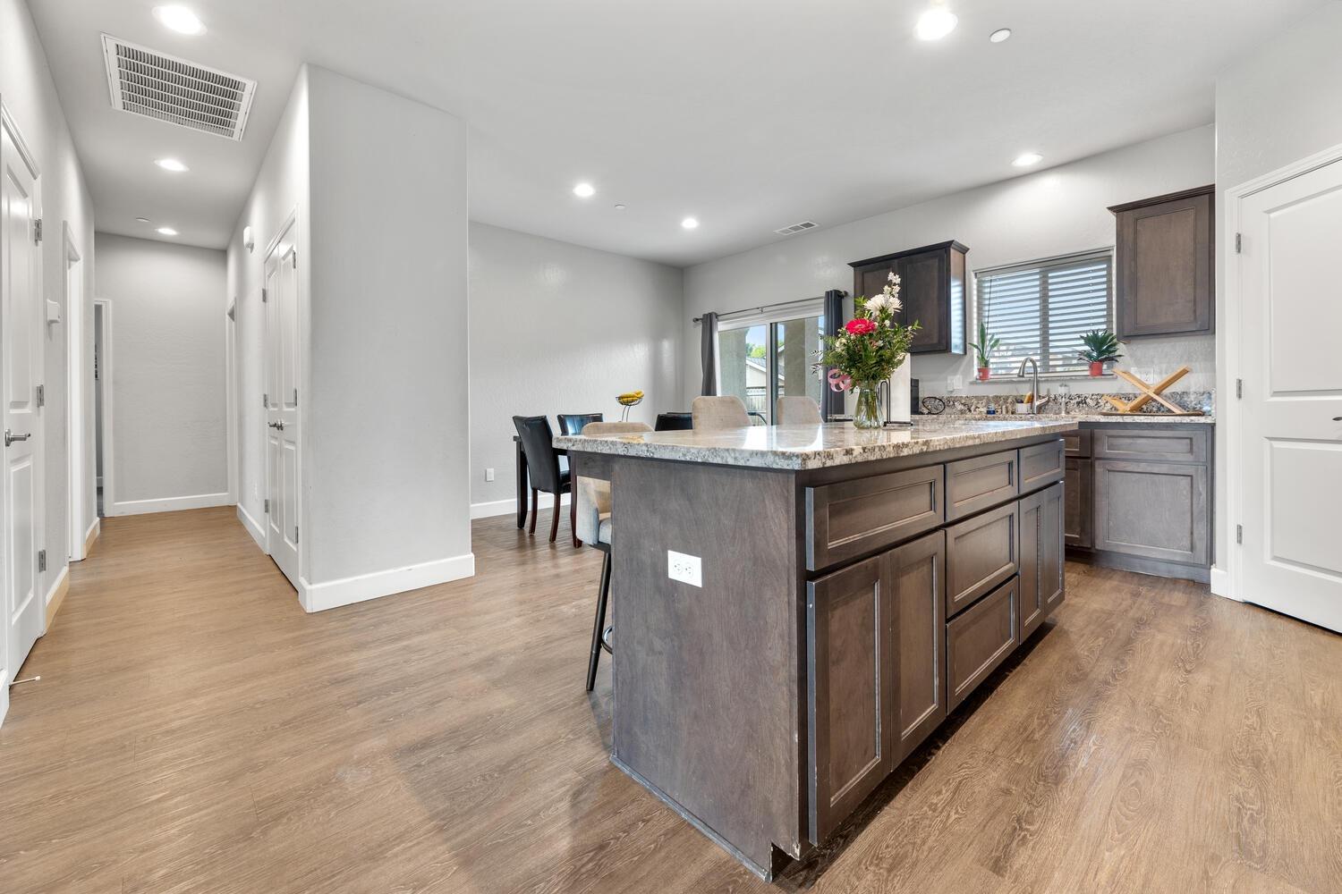 641 North Valencia Street Reedley, CA 93654 - Photo 8 of 31 Gallery Image 8