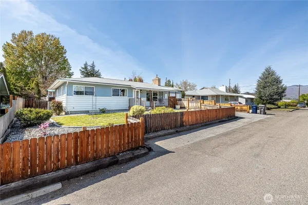 $408,000 | 312 North Marie Avenue, Wenatchee, WA 98801