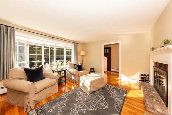 8 Glen Road Topsfield, MA 01983 - Photo 5 of 30 Gallery Image 5