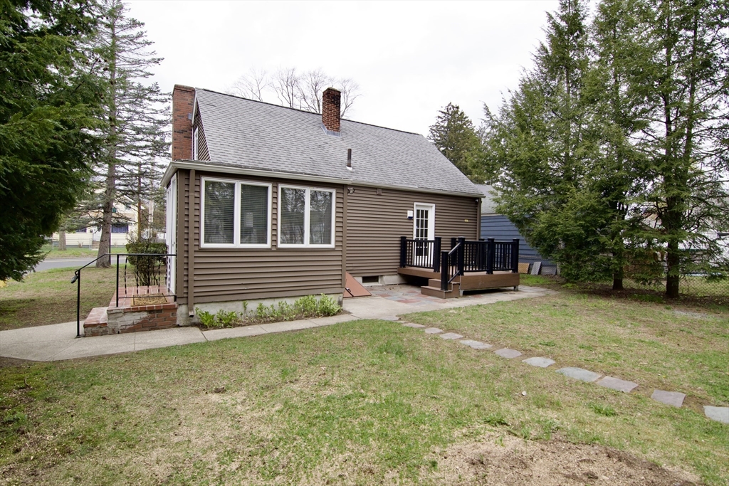 1657 Carew Street Springfield, MA 01104 - Photo 2 of 42