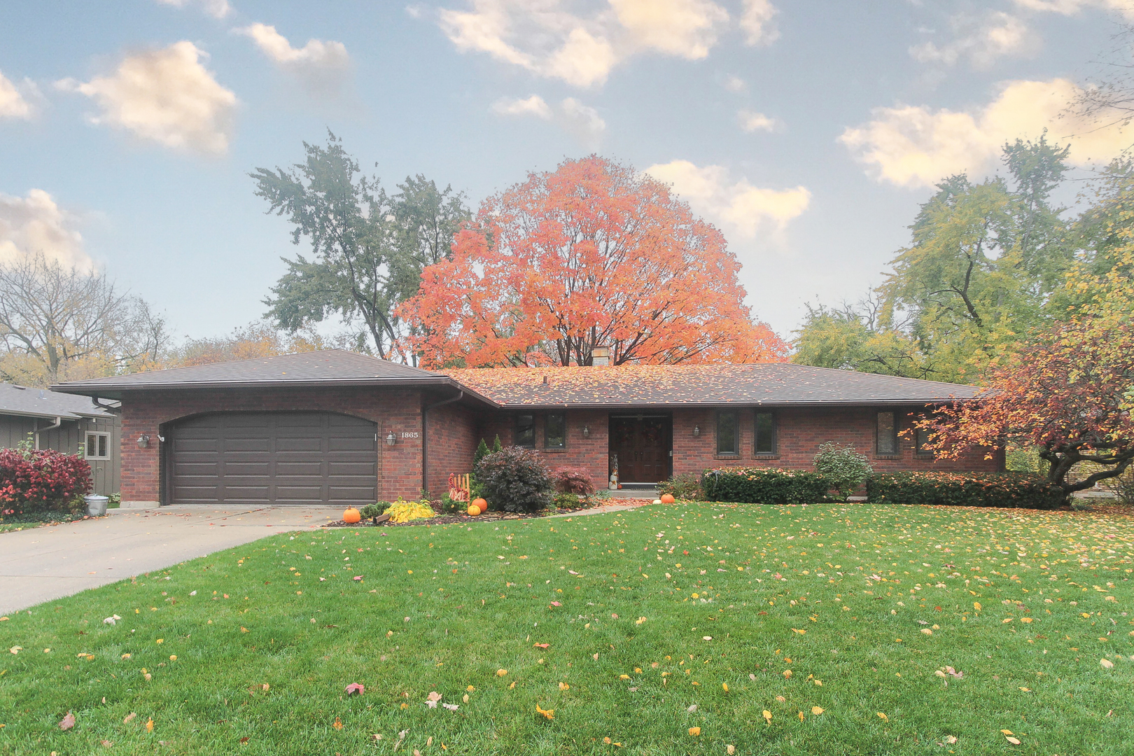 1865 Kevin Avenue Elgin, IL 60123 - Photo 3 of 48 a front view of house with yard