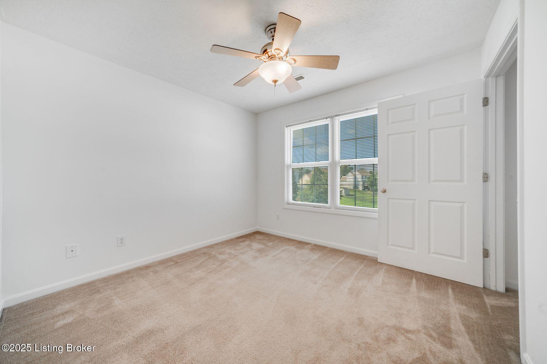 140 Portobello Road Radcliff, KY 40160 - Photo 27 of 68 photo_online_028