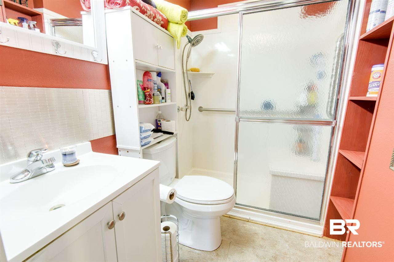11540 Whitehouse Fork Road Bay Minette, AL 36507 - Photo 16 of 23 Guest Bath