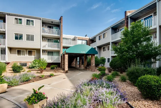 $100,000 | 1601 North Innsbruck Drive, Unit 329, Fridley, MN 55432