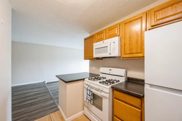 $100,000 | 1601 North Innsbruck Drive, Unit 329, Fridley, MN 55432