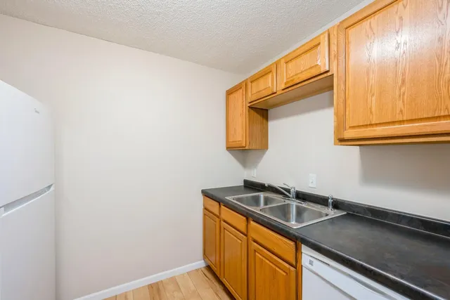 $100,000 | 1601 North Innsbruck Drive, Unit 329, Fridley, MN 55432