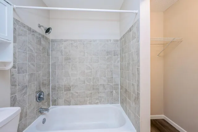 $100,000 | 1601 North Innsbruck Drive, Unit 329, Fridley, MN 55432