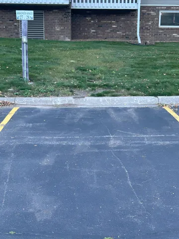 $100,000 | 1601 North Innsbruck Drive, Unit 329, Fridley, MN 55432