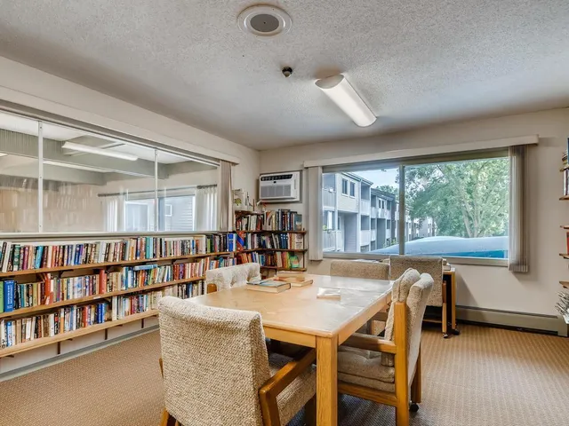 $100,000 | 1601 North Innsbruck Drive, Unit 329, Fridley, MN 55432