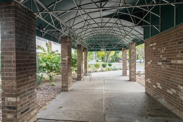 $100,000 | 1601 North Innsbruck Drive, Unit 329, Fridley, MN 55432