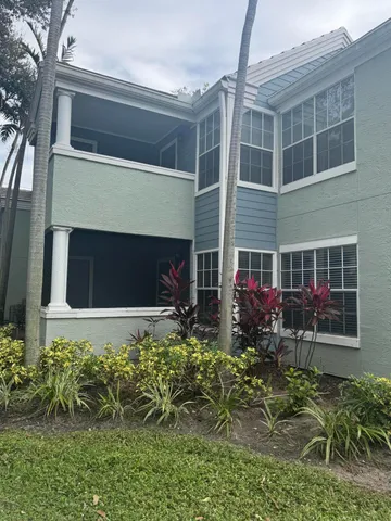 $2,250 | 1020 Crystal Way, Unit A, Delray Beach, FL 33444