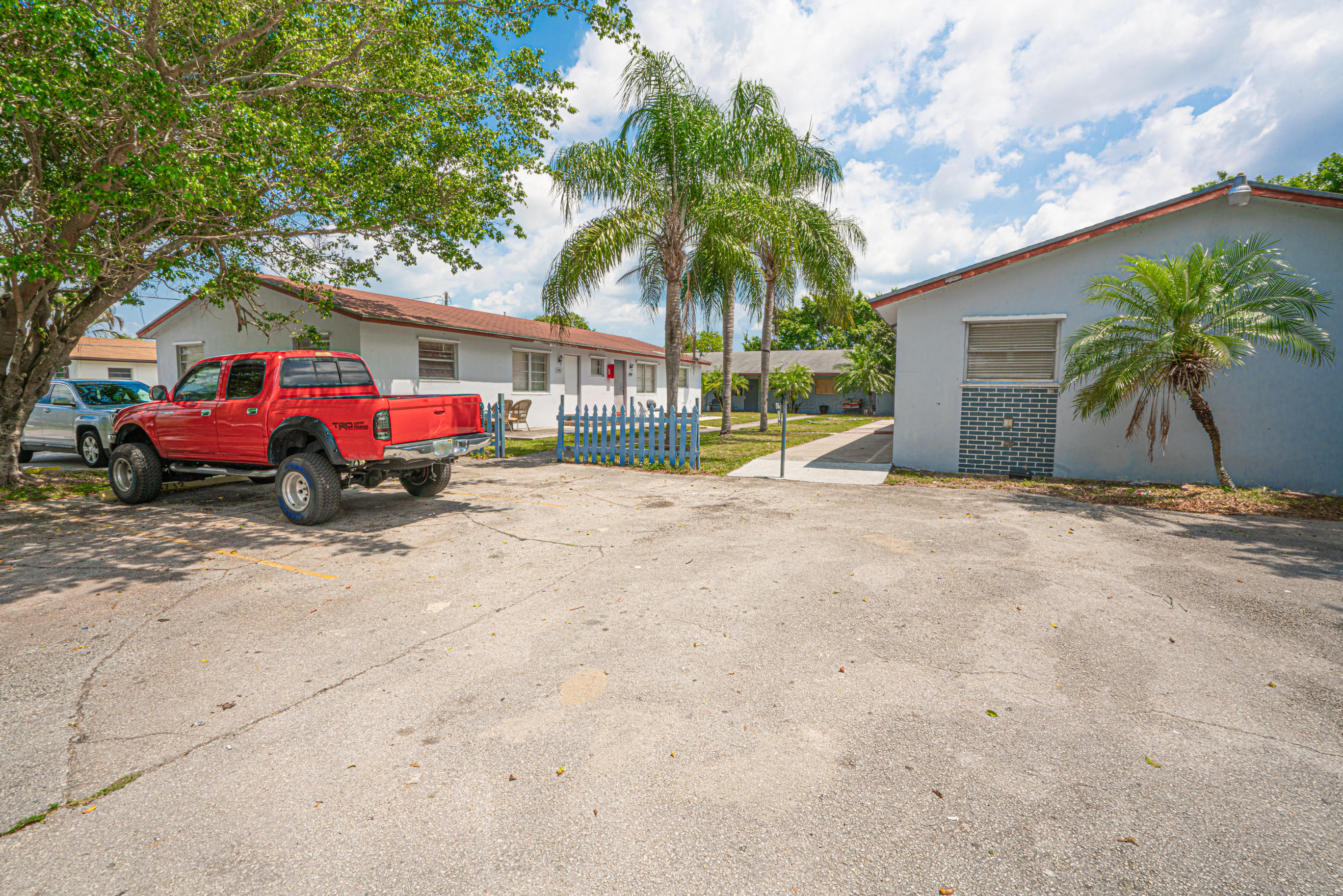 4708 Gulfstream Road Lake Worth, FL 33461 - Photo 4 of 24 DSC00534