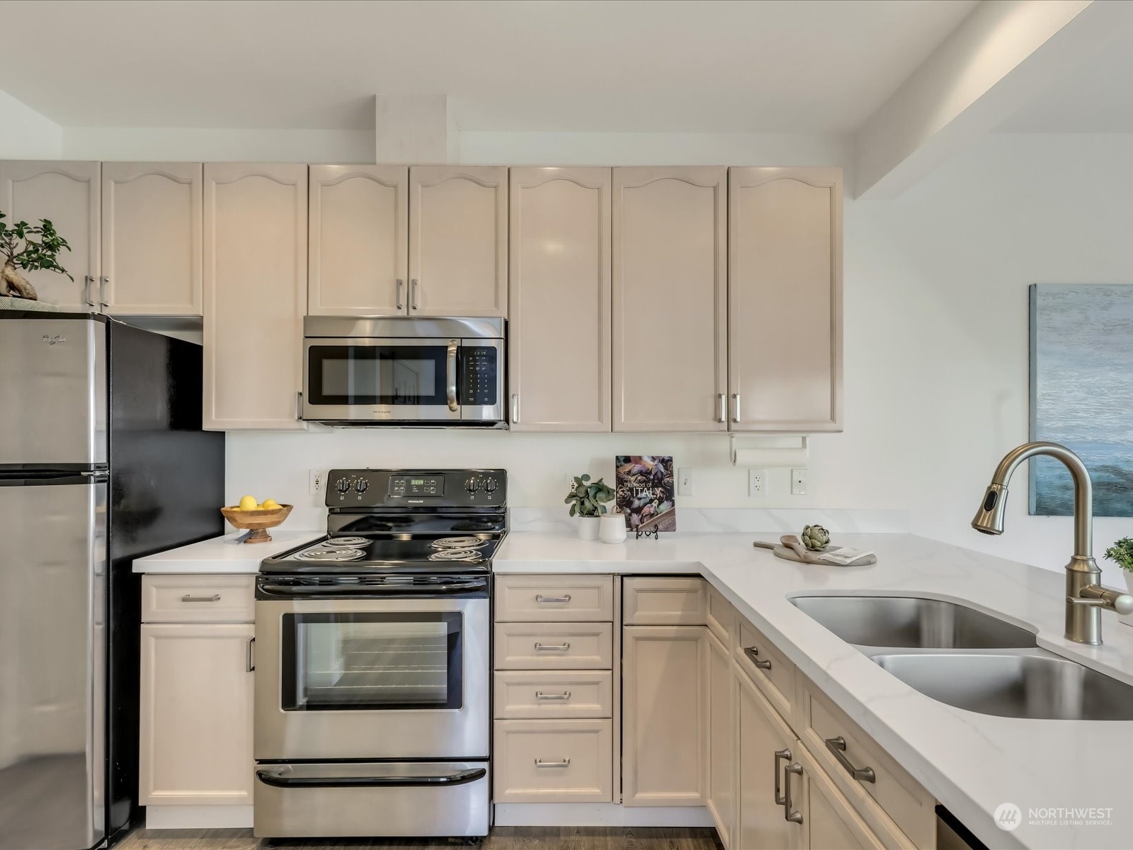 10909 Avondale Road Northeast, Unit B107 Redmond, WA 98052 - Photo 11 of 29 Gallery Image 11