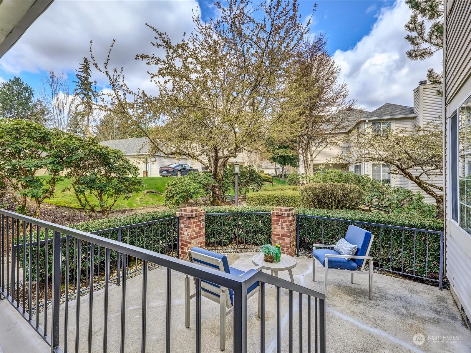 10909 Avondale Road Northeast, Unit B107 Redmond, WA 98052 - Photo 4 of 29 Gallery Image 4