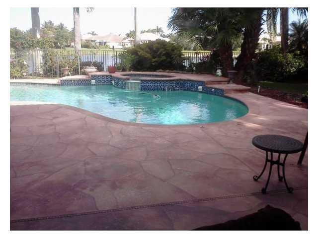 12277 Rockledge Circle Boca Raton, FL 33428 - Photo 2 of 8 Swimming Pool/Hot Tub/Sauna