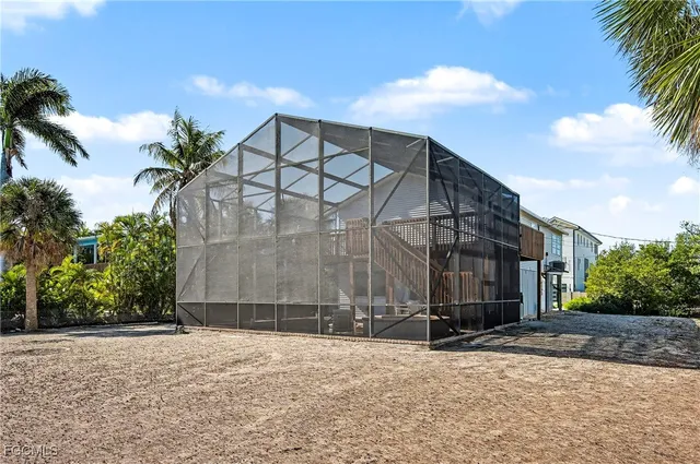 $749,000 | 285 Dundee Road, Fort Myers Beach, FL 33931