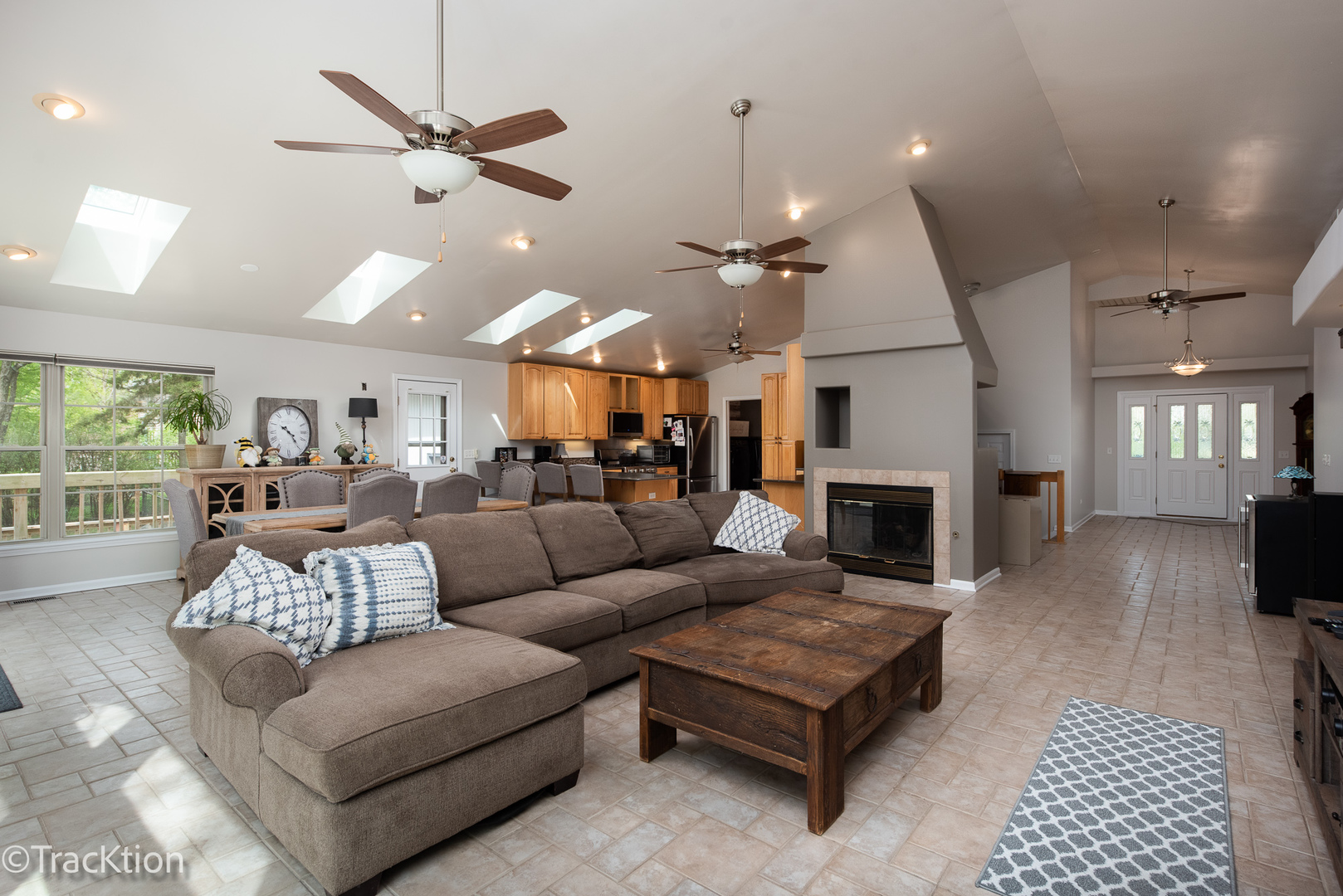 9218 Corneils Road Bristol, IL 60512 - Photo 4 of 11 Gallery Image 4