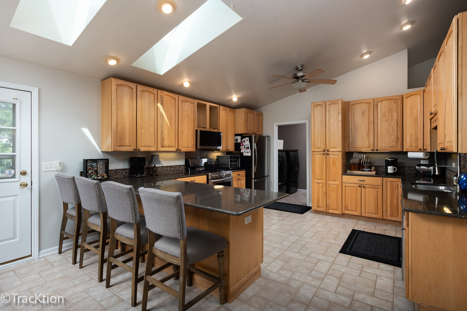 9218 Corneils Road Bristol, IL 60512 - Photo 5 of 11 Gallery Image 5