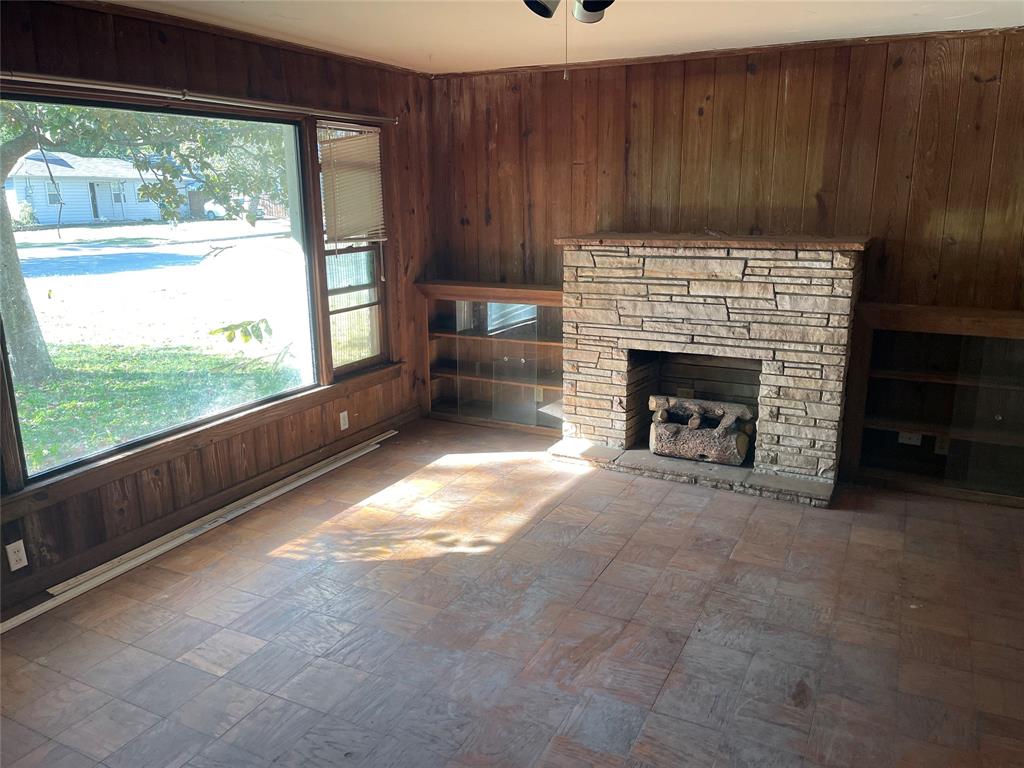 2420 Oakwood Terrace Haltom City, TX 76117 - Photo 9 of 9