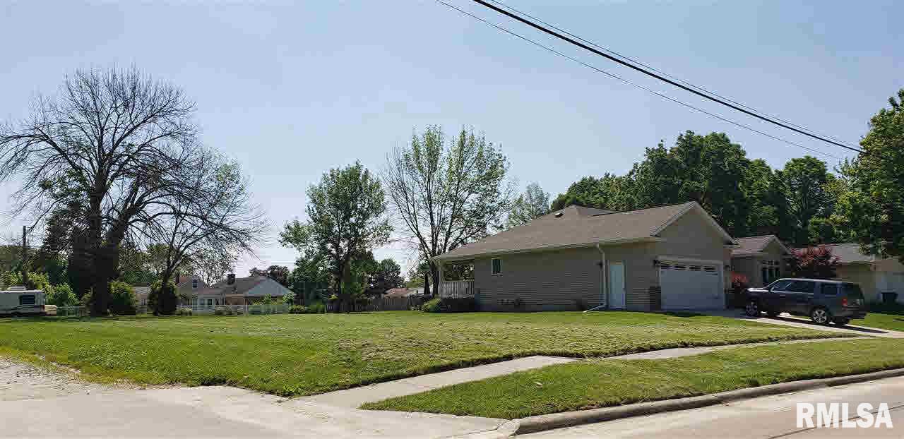 2016 44th Street Moline, IL 61265 - Photo 2 of 4 Gallery Image 2